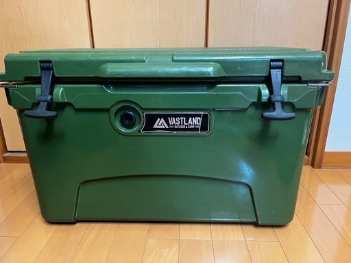 ヴァストランドクーラーBOX42.5Lオリーブ