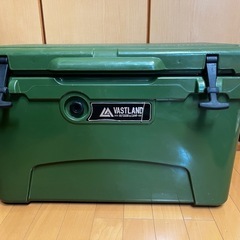 ヴァストランドクーラーBOX42.5Lオリーブ