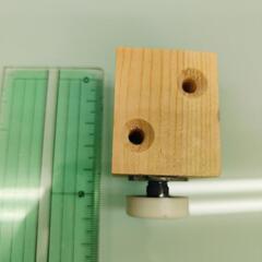 什器用据付高さ調整部品の画像