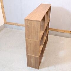 人気の無印良品(MUJI)のウォールナット材・3段・3列・スタッキングシェルフです！オープンタイプの万能棚。スリムなのでリビングなどのちょっとしたスペースや本棚としても活躍します♪の画像