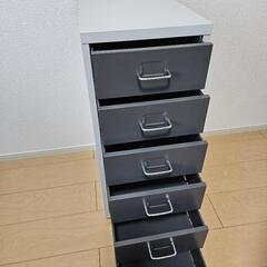 IKEA イケヤ ヘルメル 引き出し キャスター付きの画像