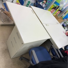 事務机椅子ホワイトボード等