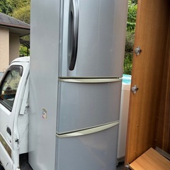 冷蔵庫差し上げます高さ1608 の339リットル