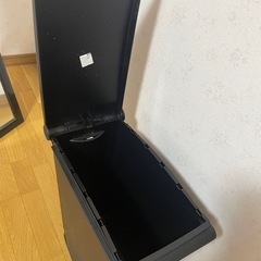ダストボックス  ゴミ箱の画像