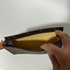 LOUIS VUITTONポーチの画像