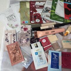 🌿‬メイク用品44点（ファンデーション エスプリークバウダー試供品多数）まとめての画像