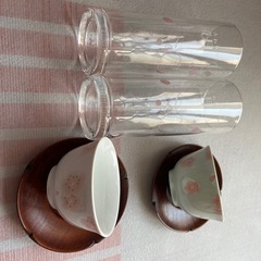 バッグ、食器の画像