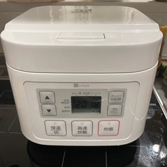 美品　ニトリ　3合炊き　炊飯器