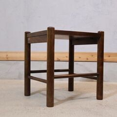 北海道民芸家具(HOKUMIN)の良質な樺材を使用した#670スツールです。意匠