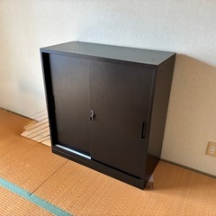 スチールキャビネット