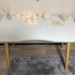 パソコンデスクの画像