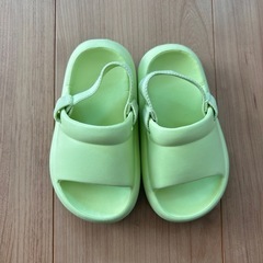ZARAベビー　ラバーサンダル