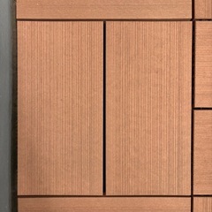 【現状渡し】樹脂製ウッドパネル 46枚セット（29.5×29.5cm）ベランダDIYに！の画像