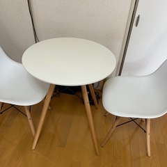 ダイニングテーブル