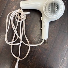 ドライヤー 白