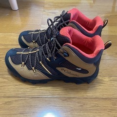 コロンビア セイバー 5 ミッド アウトドライ ハイキングシュー...