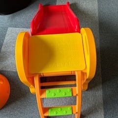 アンパンマン滑り台の画像