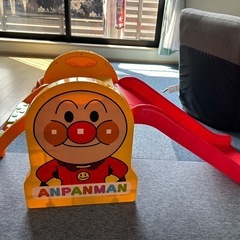 アンパンマン滑り台の画像