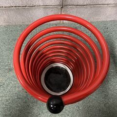スチール製 傘立て スプリング コイル バネ 赤 レトロ 幅20cm×奥行20cm×高さ42cmの画像