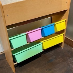 本棚おもちゃ箱の画像