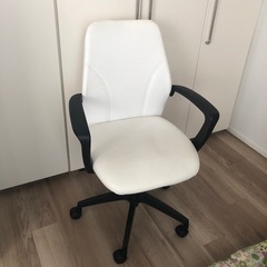 デスクチェア
