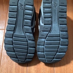 ニューバランスキッズスニーカー18cmの画像