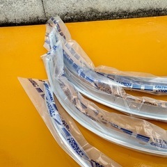 マスタング1967年用 オーバーフェンダーカバー FD01- W01〜W04 67-68 WHEEL OPENING MOULDING， 車両一式前後分の画像