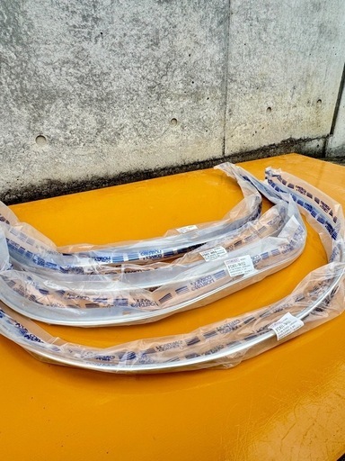 マスタング1967年用 オーバーフェンダーカバー FD01- W01〜W04 67-68 WHEEL OPENING MOULDING， 車両一式前後分