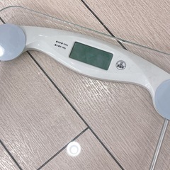 ガラス製　デジタル体重計　ヘルスメーターの画像