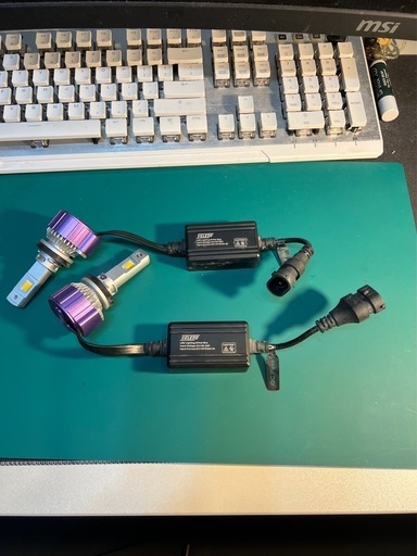 ヴェレーノ モルターレ 片方のみ ヴェレーノ モルターレ 片方チップ焼け h8⁄h11⁄h16対応 中古