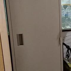 掃除道具入れ　取りに来られる方