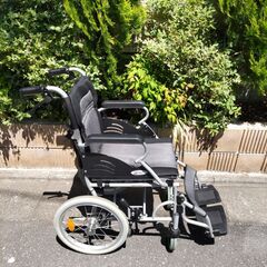 介助専用車椅子の画像