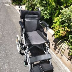 介助専用車椅子の画像