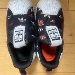 子供用　adidas アディダススニーカー　16センチ