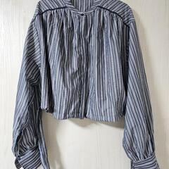 最最終値下げ▽新品 リボンヘムクロップドギャザー 長袖ストライプブラウス（ショート丈） シャツの画像