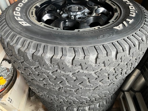 ハイエース　タイヤアルミ4本セット
　LT215/75R15