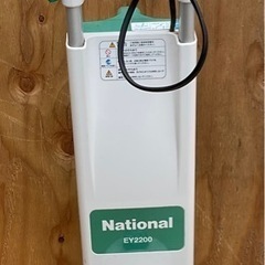 庭園芝刈機 EY2200 ナショナルのブランドです。 レンガや敷石などがある芝地でも、小回りラクラク 立ったまま、芝地のキワまで1台でOK 切れ味が長持ちする超硬刃採用の画像