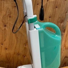 庭園芝刈機 EY2200 ナショナルのブランドです。 レンガや敷石などがある芝地でも、小回りラクラク 立ったまま、芝地のキワまで1台でOK 切れ味が長持ちする超硬刃採用の画像