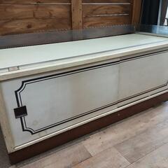 【無料】昭和レトロな台の画像