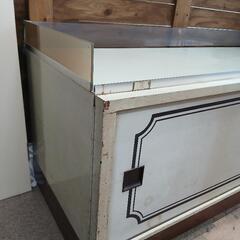 【無料】昭和レトロな台の画像