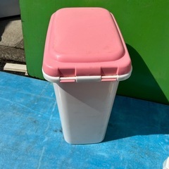 キッチンゴミストッカーの画像