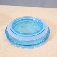 北欧フィンランドのメーカーiittala(イッタラ)のKastehelmi(カステヘルミ)シリーズ 蓋付きジャー です。密閉できる蓋付きなので保存にも最適で様々な場面で活躍してくれます♪の画像