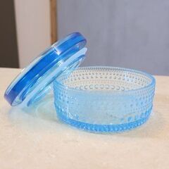 北欧フィンランドのメーカーiittala(イッタラ)のKastehelmi(カステヘルミ)シリーズ 蓋付きジャー です。密閉できる蓋付きなので保存にも最適で様々な場面で活躍してくれます♪の画像