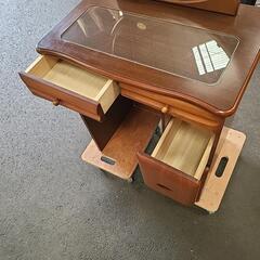 コンバクトなドレッサーの画像