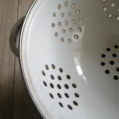 コランダー　水切りボールの画像
