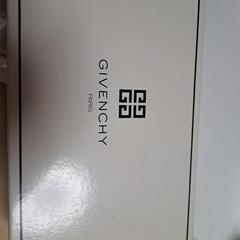 お値下げしました!GIVENCHYペアモーニングセット(未使用)の画像