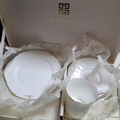 GIVENCHYペアモーニングセット(未使用)