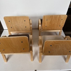 子供用木製チェアの画像