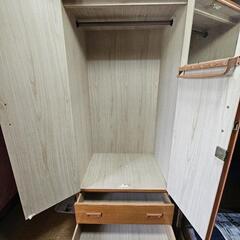 レトロ 洋服タンス 衣類 クローゼットの画像