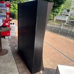 お店の展示にも！トール陳列棚木製の画像